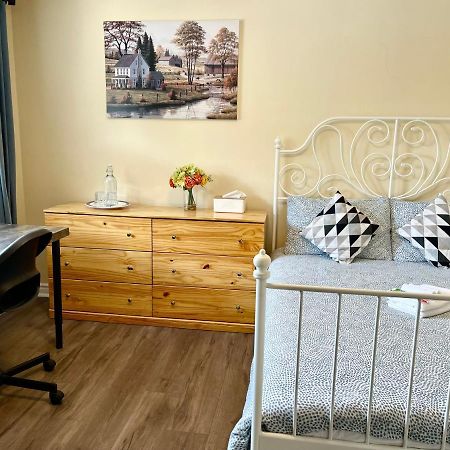 Perfect Home-Private Washrooms,Free Parking,High Speed Net Toronto Exteriör bild