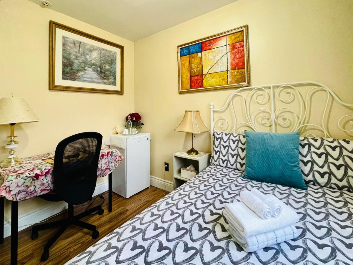 Perfect Home-Private Washrooms,Free Parking,High Speed Net Toronto Exteriör bild