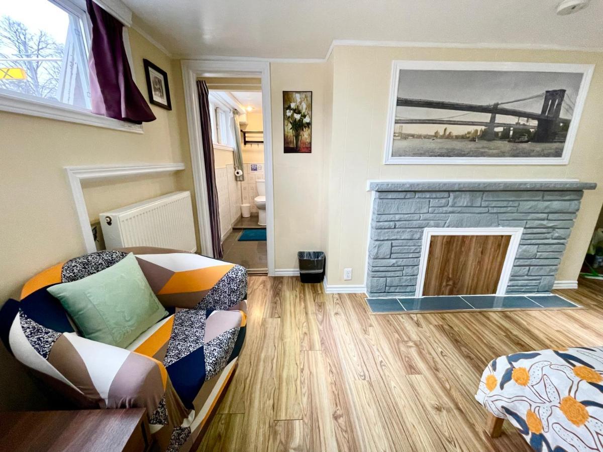 Perfect Home-Private Washrooms,Free Parking,High Speed Net Toronto Exteriör bild